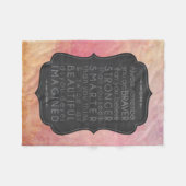 勇敢で、強く、頭が切れるで美しいインスピレーション フリースブランケット (正面(横))