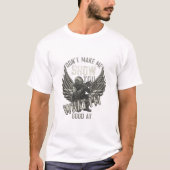 勇敢と強さを称える:武器を持つ兵士 Tシャツ (正面)