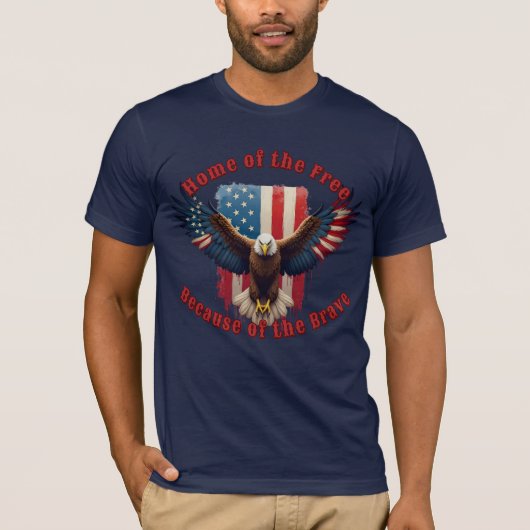 勇敢なハクトウワシの故に自由な国 Tシャツ (正面)