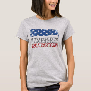 勇敢な人々がいるから自由なアメリカ合衆国国旗 Tシャツ