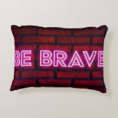 勇敢な感動的引用文ネオン効果文字 アクセントクッション (裏面)