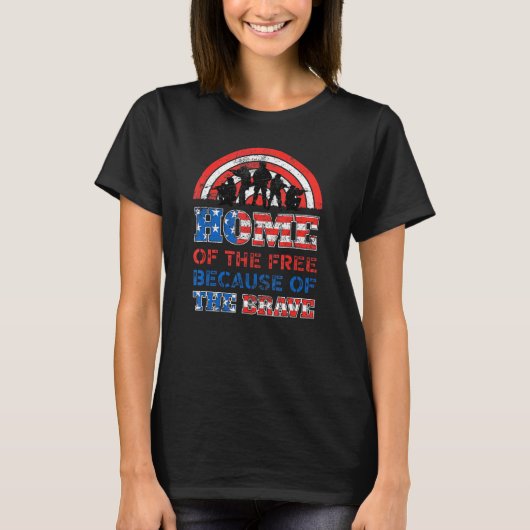 勇敢な者たちのゆえに自由なアメリカの家 Tシャツ (正面)