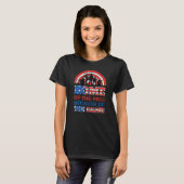 勇敢な者たちのゆえに自由なアメリカの家 Tシャツ (正面フル)