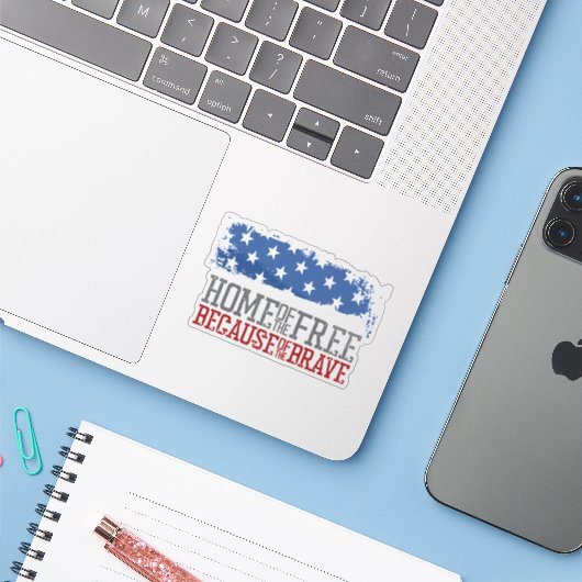 勇敢な者の故に自由の家 米国旗 シール (ノートパソコンとiPhone)