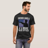 勇敢な警察官の甥っ子を持つ自慢の伯父・叔父 Tシャツ (正面フル)