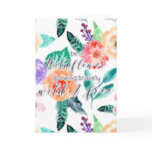 勇敢に野生で自由に育つ野花