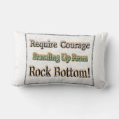 「勇気が必要」かわいいデザイン。買今 ランバークッション (裏面)