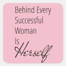 勇気付けられるの後ろの女性は彼女自身のステッカー スクエアシール