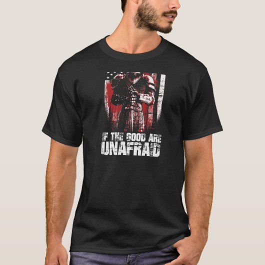 勇者は恐れ知らず 悪と戦う十字軍騎士T Tシャツ (正面)