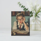 勉強好きの女性のヴィンテージスタイル ポストカード (スタンド正面)