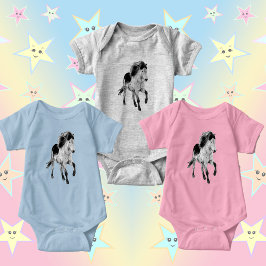 動いているアイスランドの馬 ベビーボディスーツ