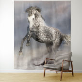 動いているアンダルシアのリンゴ灰色の馬 タペストリー (インサイチュ)