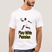 動いている動的サッカー選手 Tシャツ (正面)
