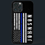 動揺してスタイル警パーソナライズされた察旗名 iPhone 13 PRO MAXケース<br><div class="desc">このユニーク電話ケースは中央に薄い青い線の警察旗をテーマにした旗を備え、頑丈な割れ込み動揺してとスタイル。この側には、あなたのギフト受信者の名ユニーク前または姓のための場所である。</div>