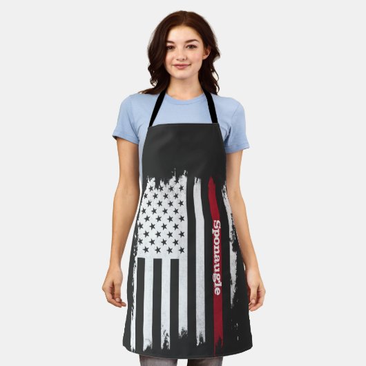 動揺して米国国旗の赤ストライプいパーソナライズされた名前 エプロン (着用した状態)