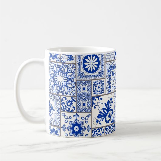 動機付きのシームレスなパッチワビクトリアンークタイル。麻 コーヒーマグカップ (左)