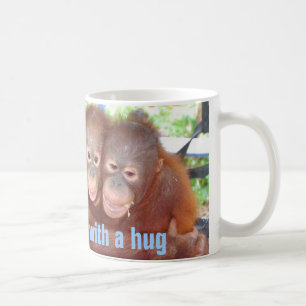 動物が付いているかわいい抱擁マグ コーヒーマグカップ