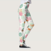 動物が後ろ姿から覗き込む レギンス (右)