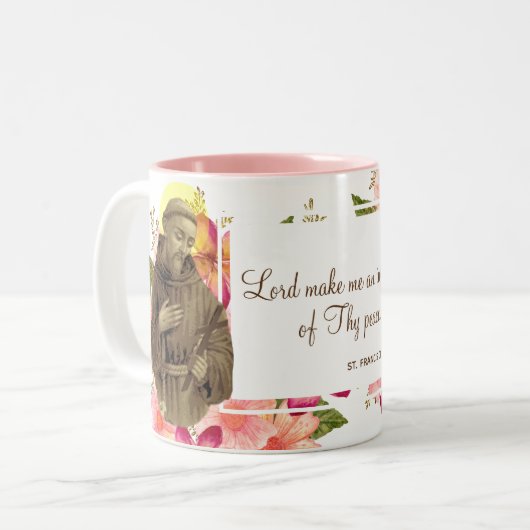 動物の平和のAssisiの恋人のSt Francisは祈ります ツートーンマグカップ (正面左)