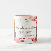 動物の平和のAssisiの恋人のSt Francisは祈ります ツートーンマグカップ (中央)