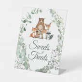 動物の緑の赤ちゃんシャワーのスイーツ&トリートサイン 台座サイン (正面)