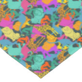 動物はパターンのシルエットを描きます テーブルクロス (アングル)