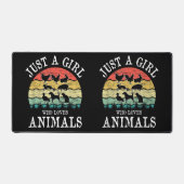 動物を愛する女の子 デスクマット (正面)