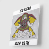 動物園のバイクもしくは自転車に乗る人   KZEW 98 FM スクエア壁時計 (傾斜)