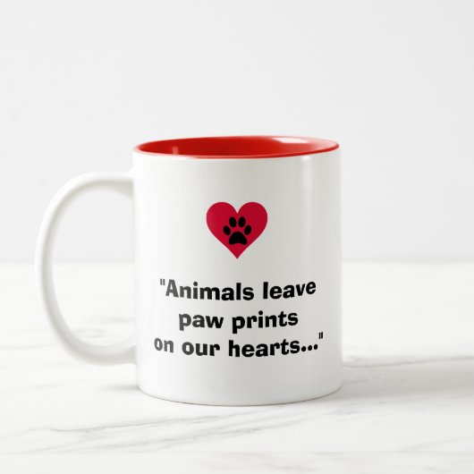 「動物離れの手が私たちのハートに印を…」 ツートーンマグカップ (左)