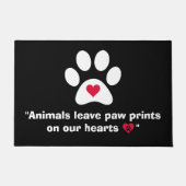 「動物離れの手が私たちのハートに印を…」 ドアマット (正面)