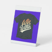 「勝利は内だ。」 台座サイン (正面)