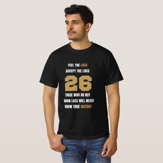 勝利 2026: サッカー伝説 アスレチックゴールドTシャツ Tシャツ (正面フル)