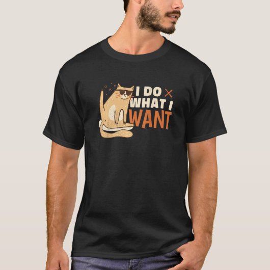 勝手にする横たわる猫 Tシャツ (正面)