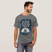 勝手に現れた食べ物は食べるな Tシャツ (正面フル)