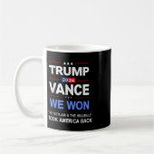 勝者トランプVance我々が勝ったByck America Keepsa コーヒーマグカップ (左)