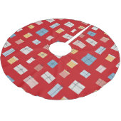 包まれたクリスマスの贈り物のプレゼントは文字列の赤 ブラッシュドポリエステルツリースカート (アングル)