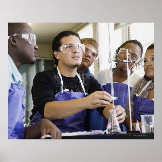 化学実験室で実験を行う学生 ポスター (正面)