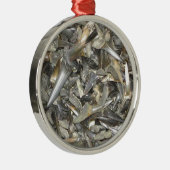 化石の鮫の歯パターン メタルオーナメント (右)