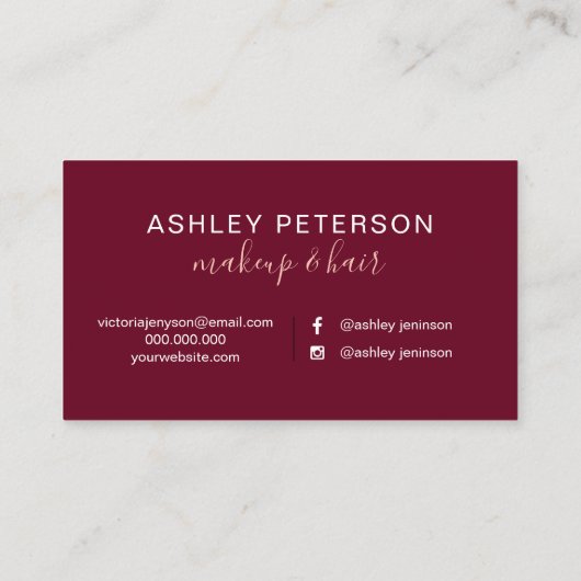 化粧のエレガントなタイポグラフィの赤いバーガンディのグリッター 名刺 (裏面)