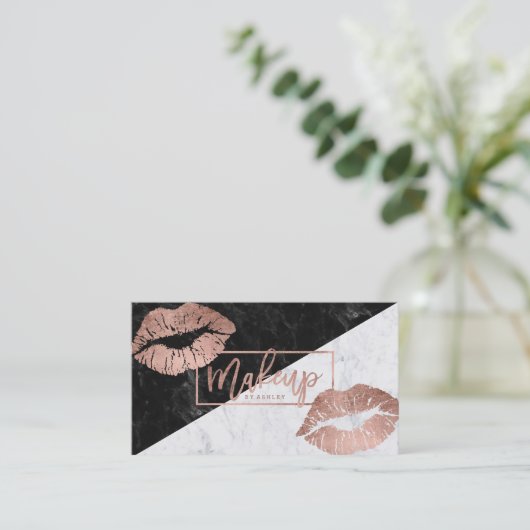 化粧のタイポグラフィの唇ののどのばら色の金ゴールドの大理石 名刺 (スタンド正面)