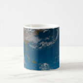 北と南アメリカをフィーチャーしたフルアース。 コーヒーマグカップ (中央)