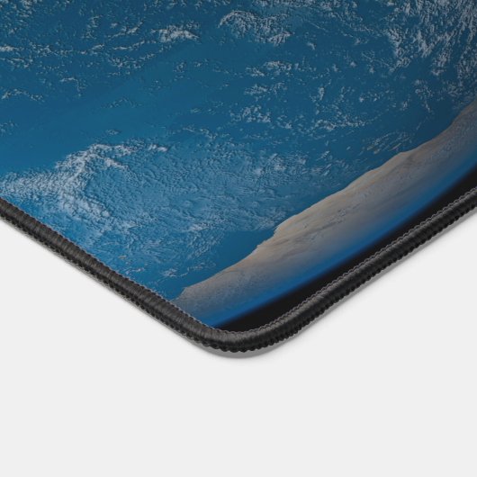 北と南アメリカをフィーチャーしたフルアース。 デスクマット (コーナー)