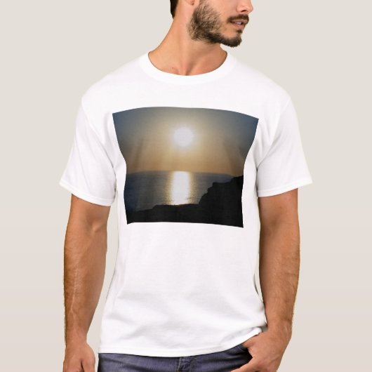 北のデボンHartlandの火山灰の日没(4) Tシャツ (正面)