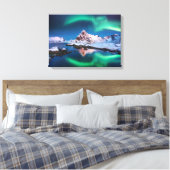 北の光と雪が山々を覆った キャンバスプリント (インサイチュ (寝室))