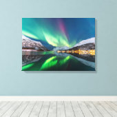 北の光と雪が山々を覆った キャンバスプリント (インサイチュ (ウッドフロア))