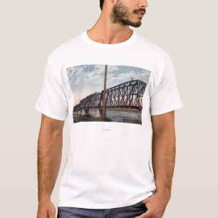 北の太平洋橋眺め Tシャツ