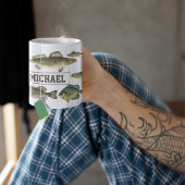 北の魚の湖かわいい釣り人パーソナライズされた コーヒーマグカップ