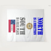 北は方向、南は場所である実在 タペストリー (正面(横))