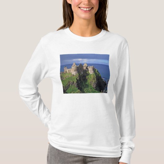 北アイルランド、アントリム県、ダンルース Tシャツ (正面)