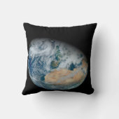 北アフリカと南西ヨーロッパを示す地球 クッション (裏面)